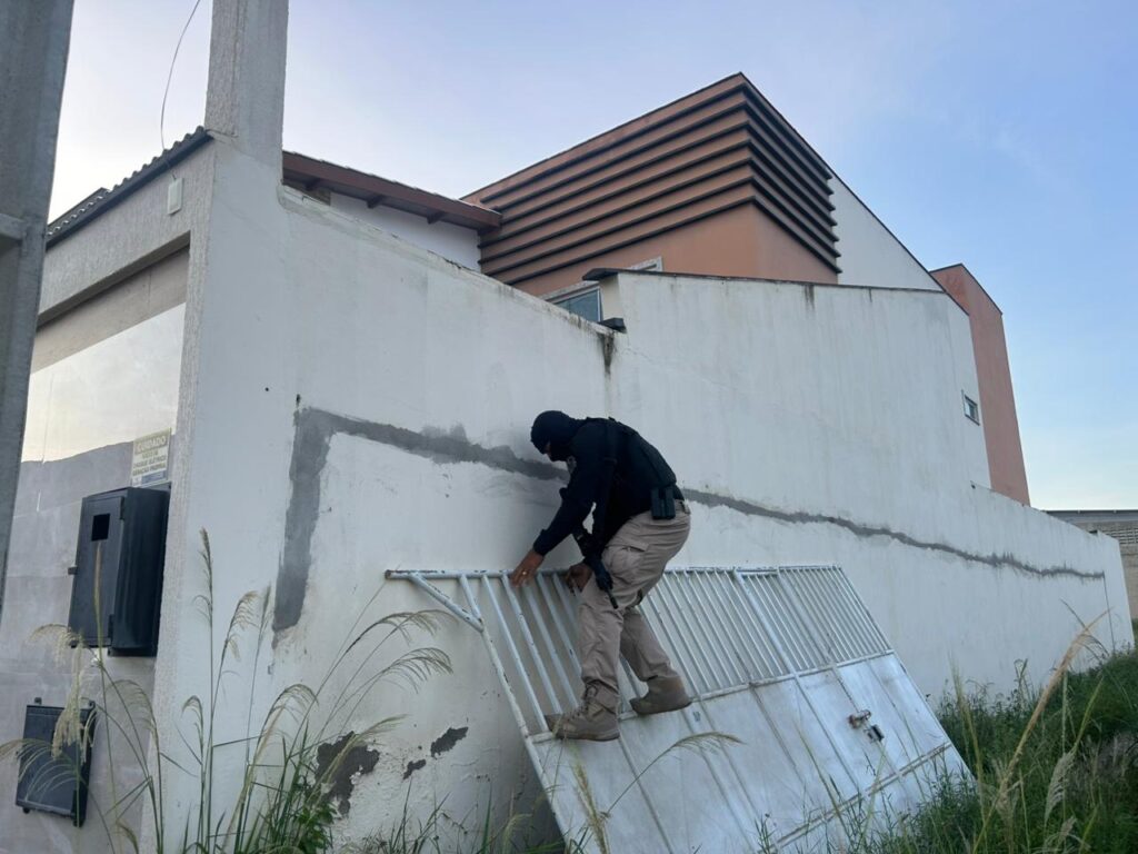 Operação ‘Banda Suja’ prende PMs e cumpre mandados em Feira de Santana por suspeita de milícia